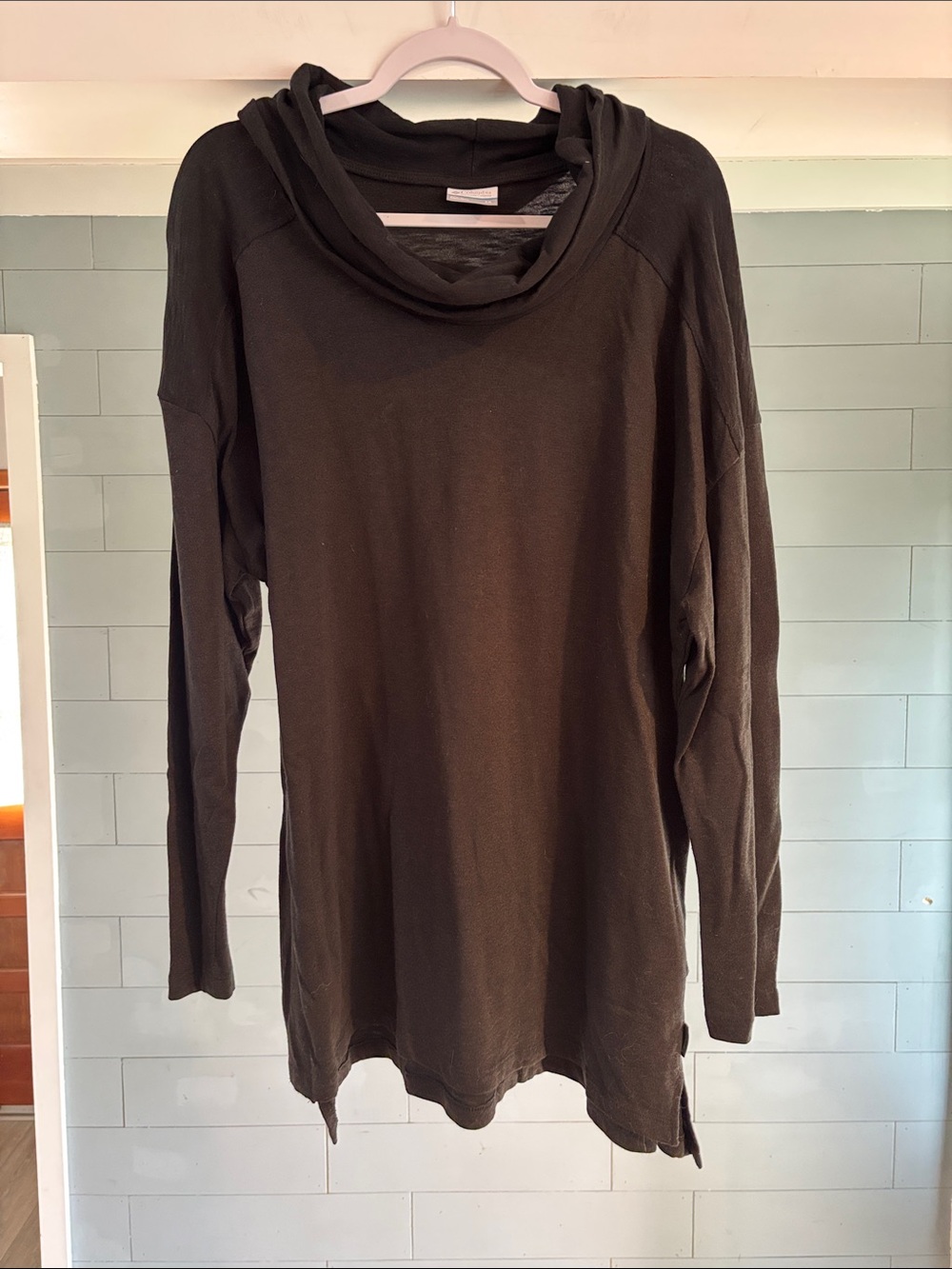 Columbia Black Long Sleeve Cowl Neck Tunic